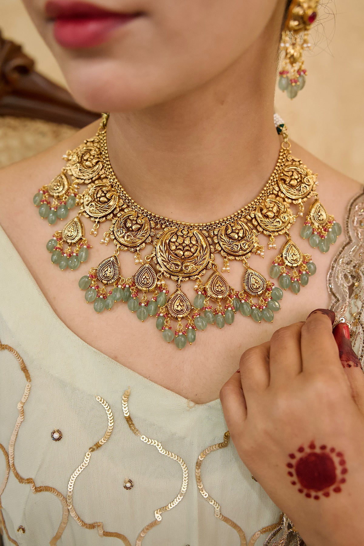 Rabiah Mint Choker Set