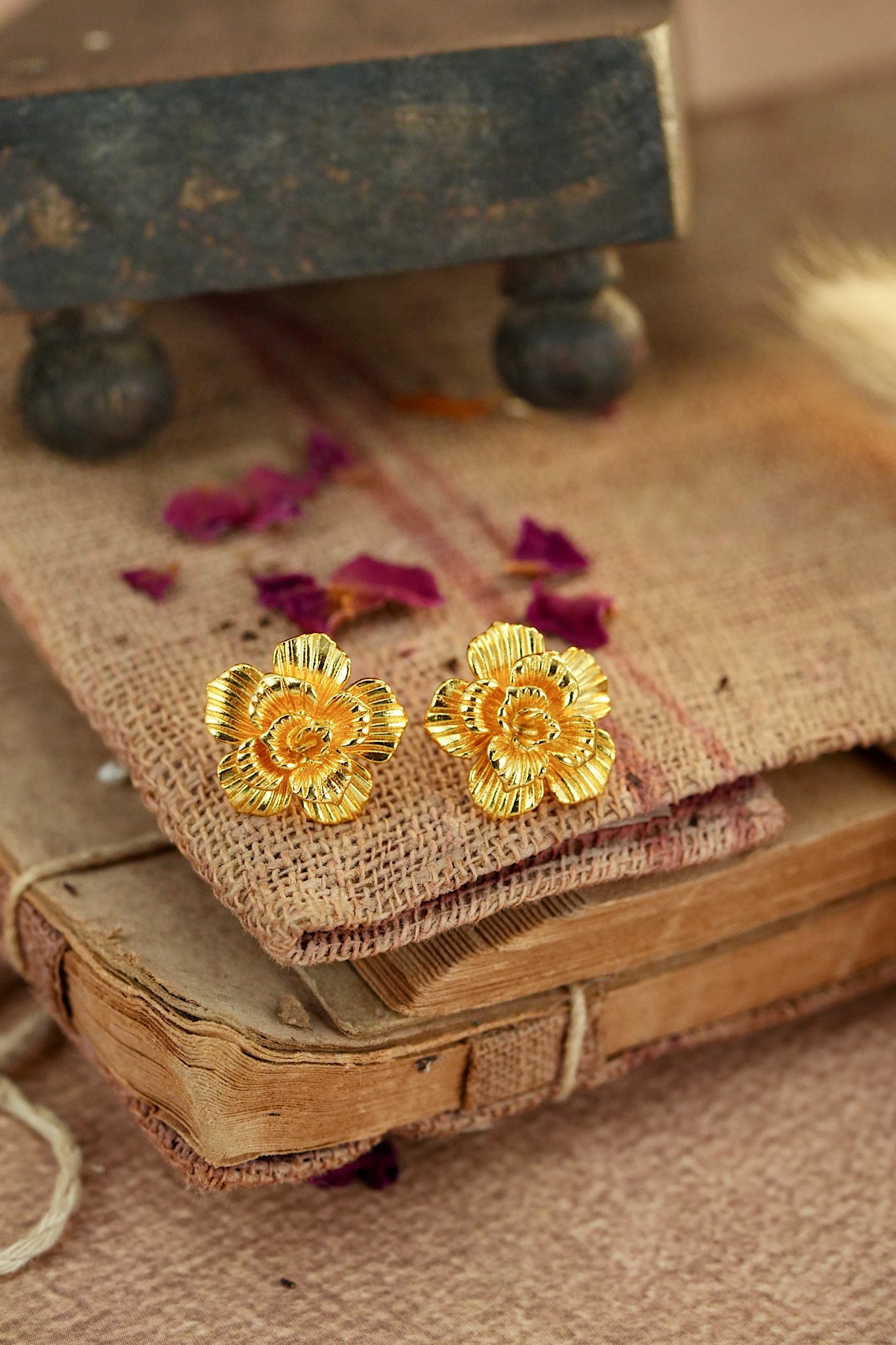 Gulab Studs