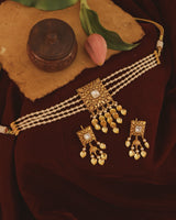 Zeenat Pippal Patti Choker Set