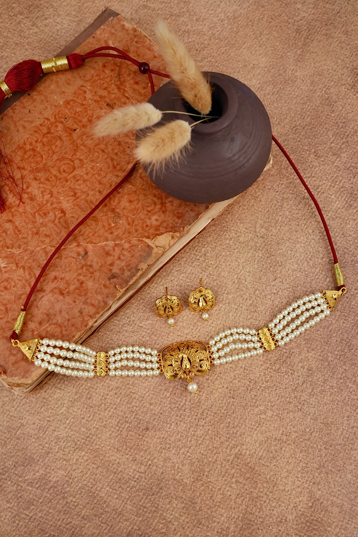 Morni Choker Set