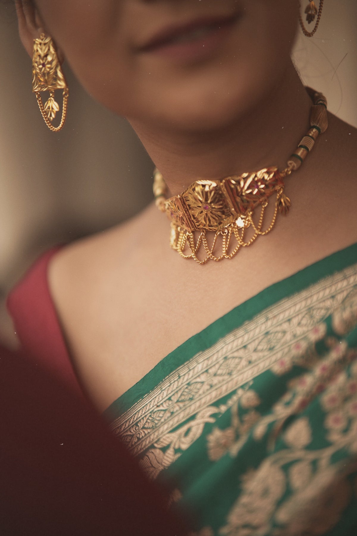 Afia Choker Set