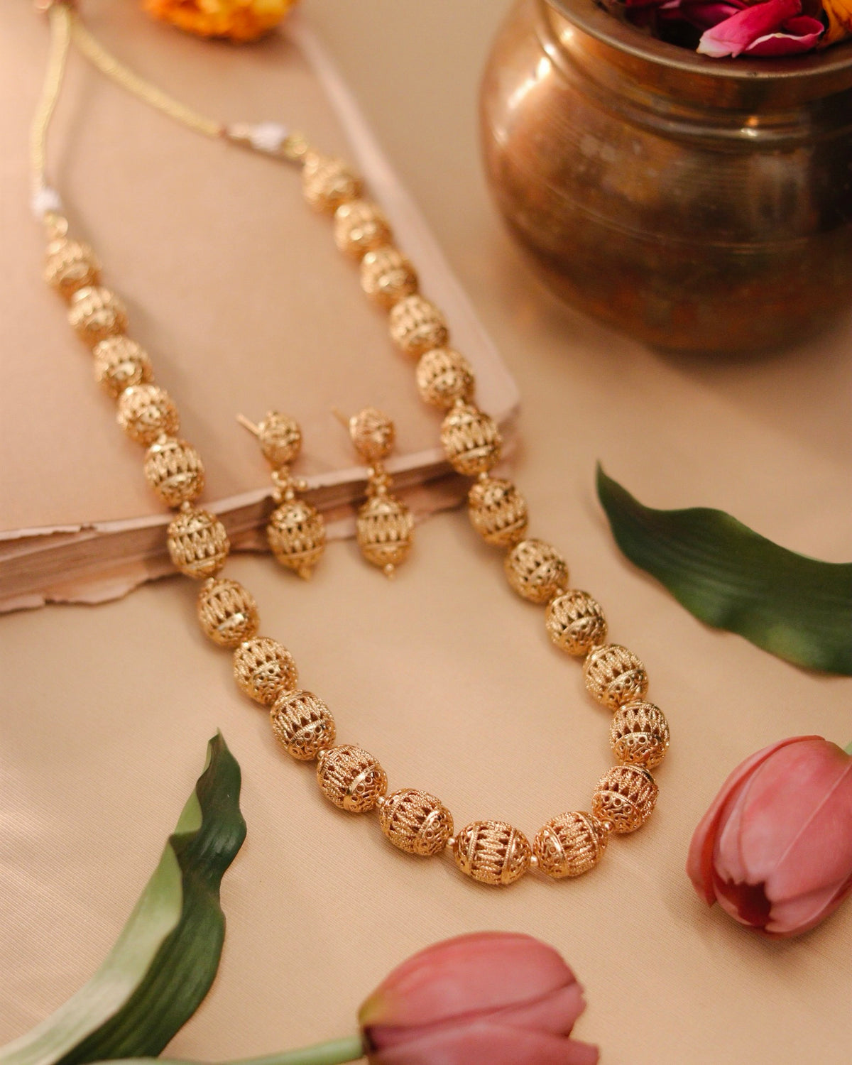 Vani Antique Set