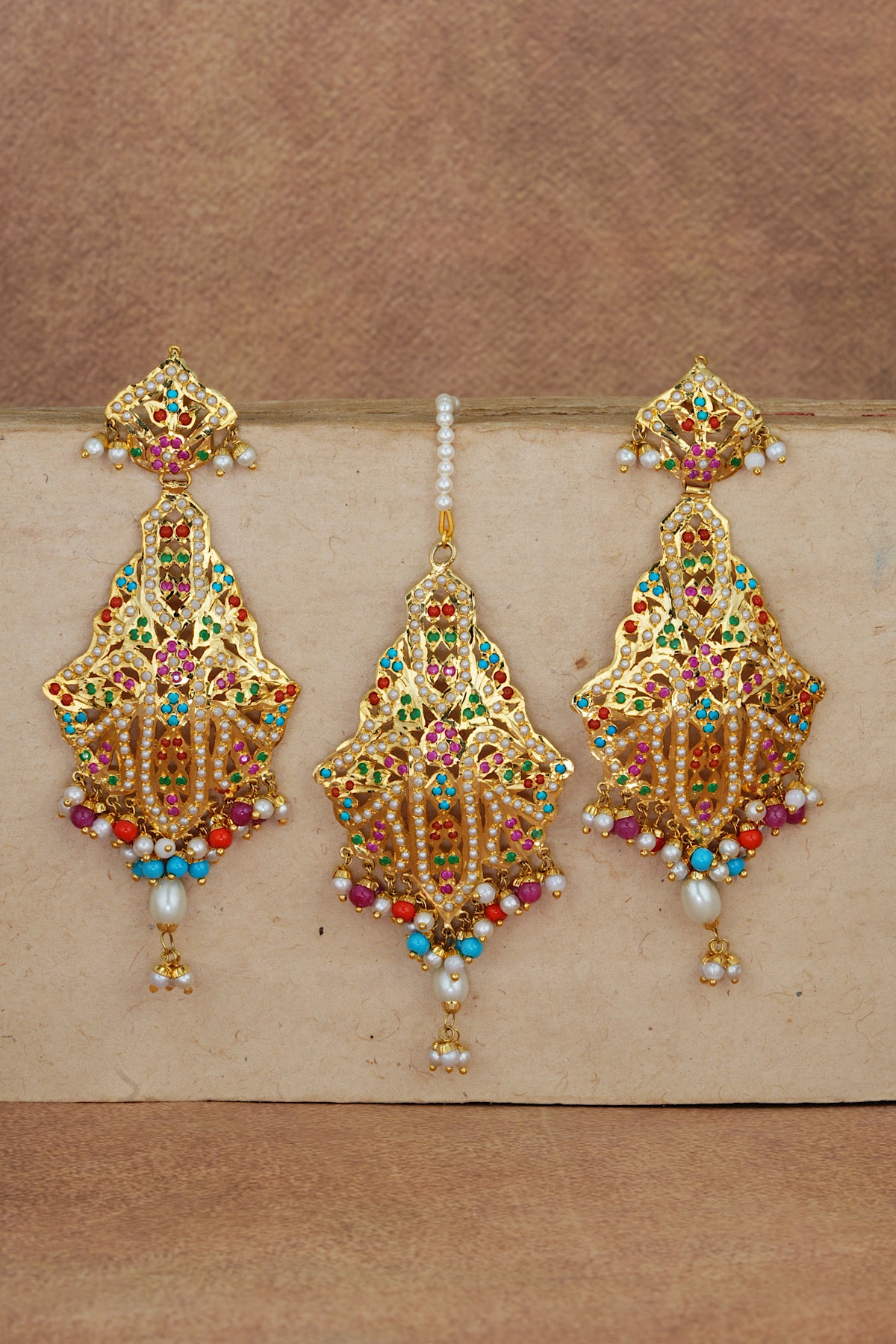 Dimple Jadau Earrings Tikka Set