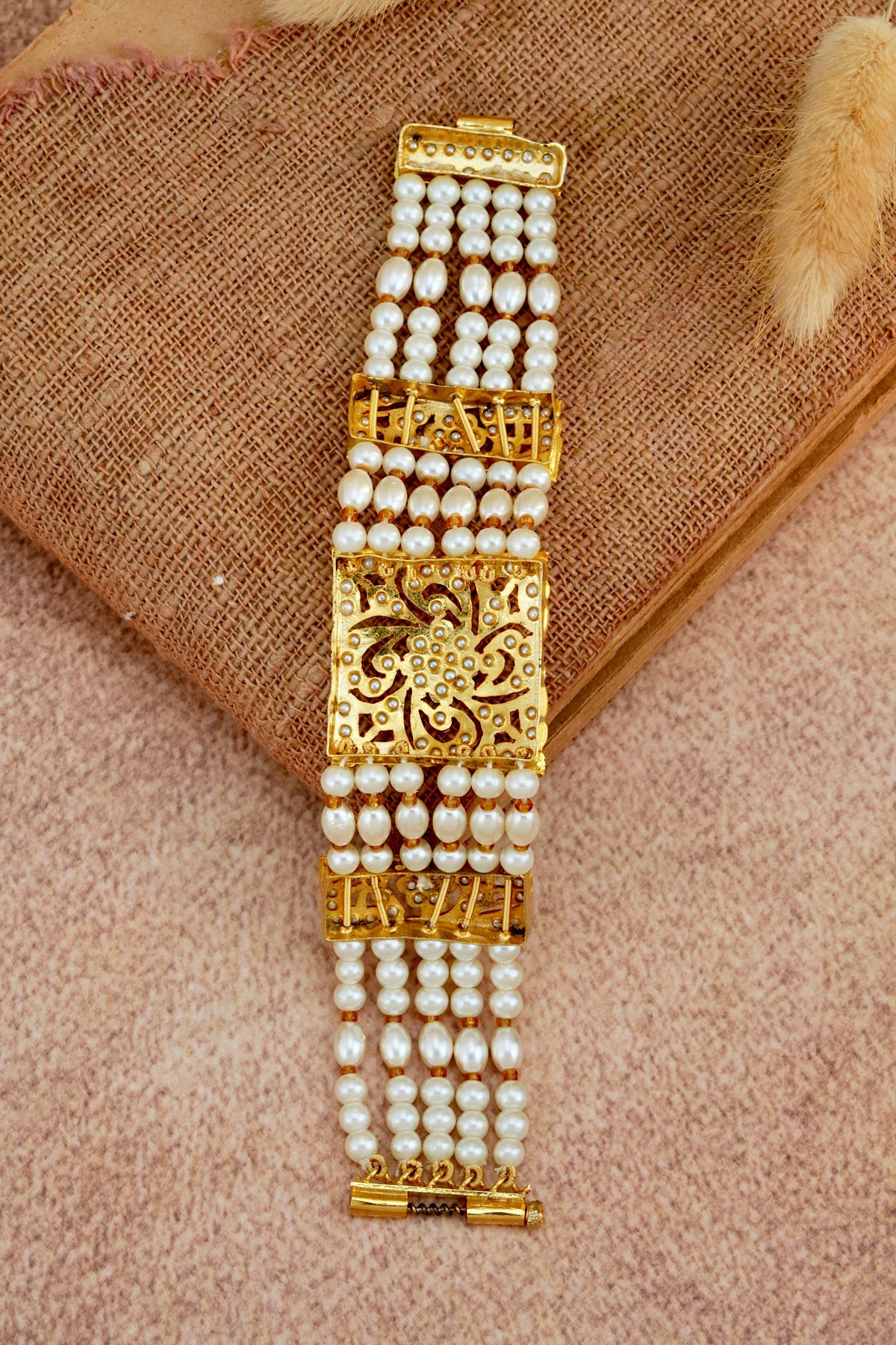 Mini Jadau Baahi
