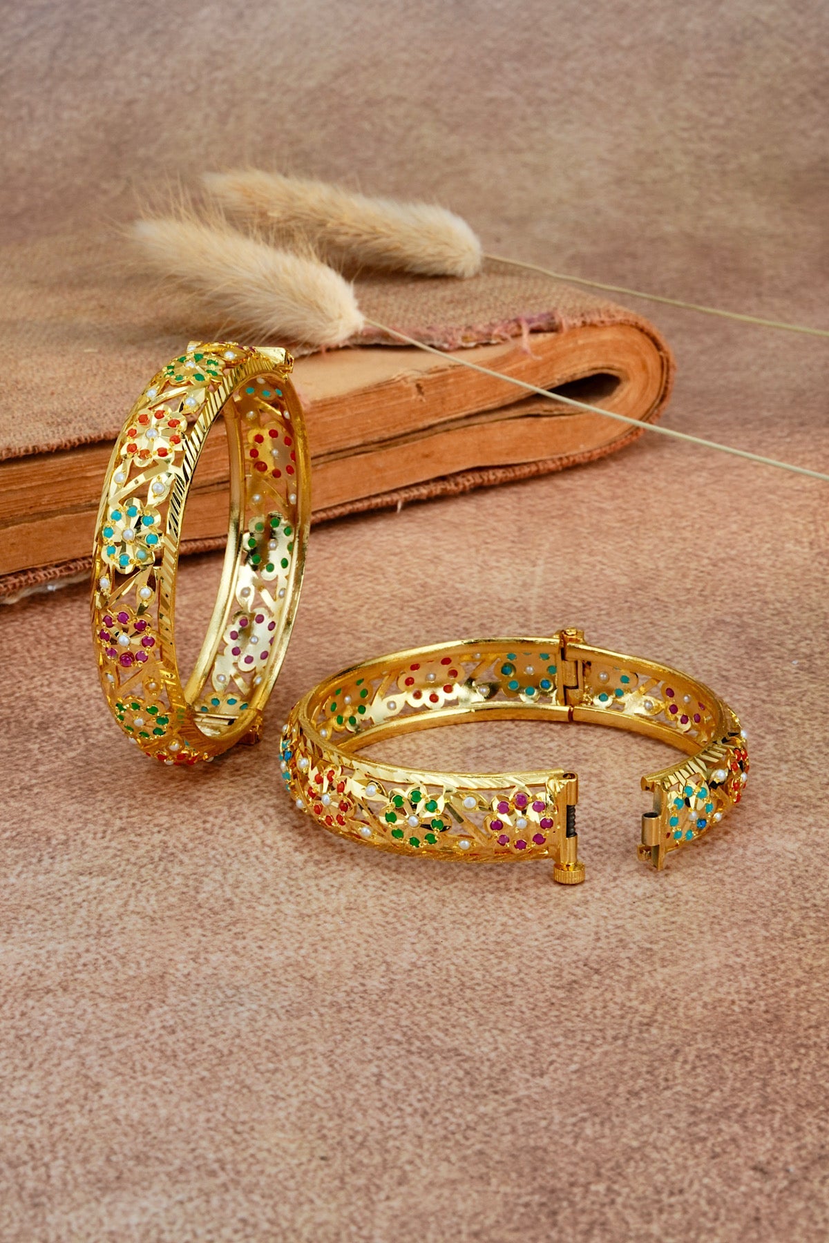 Zehra Jadau Pearl Bangles