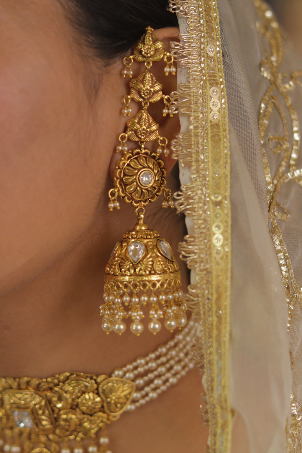 Rida Pearl Choker Set with Tikka