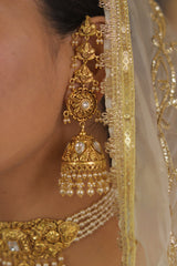 Rida Pearl Choker Set with Tikka