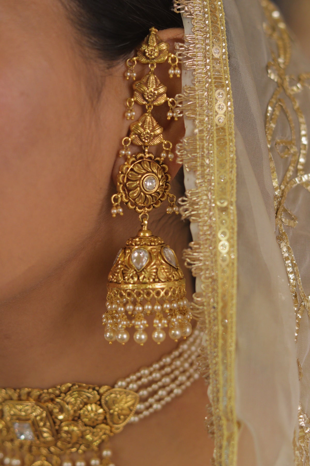 Rida Pearl Choker Set with Tikka