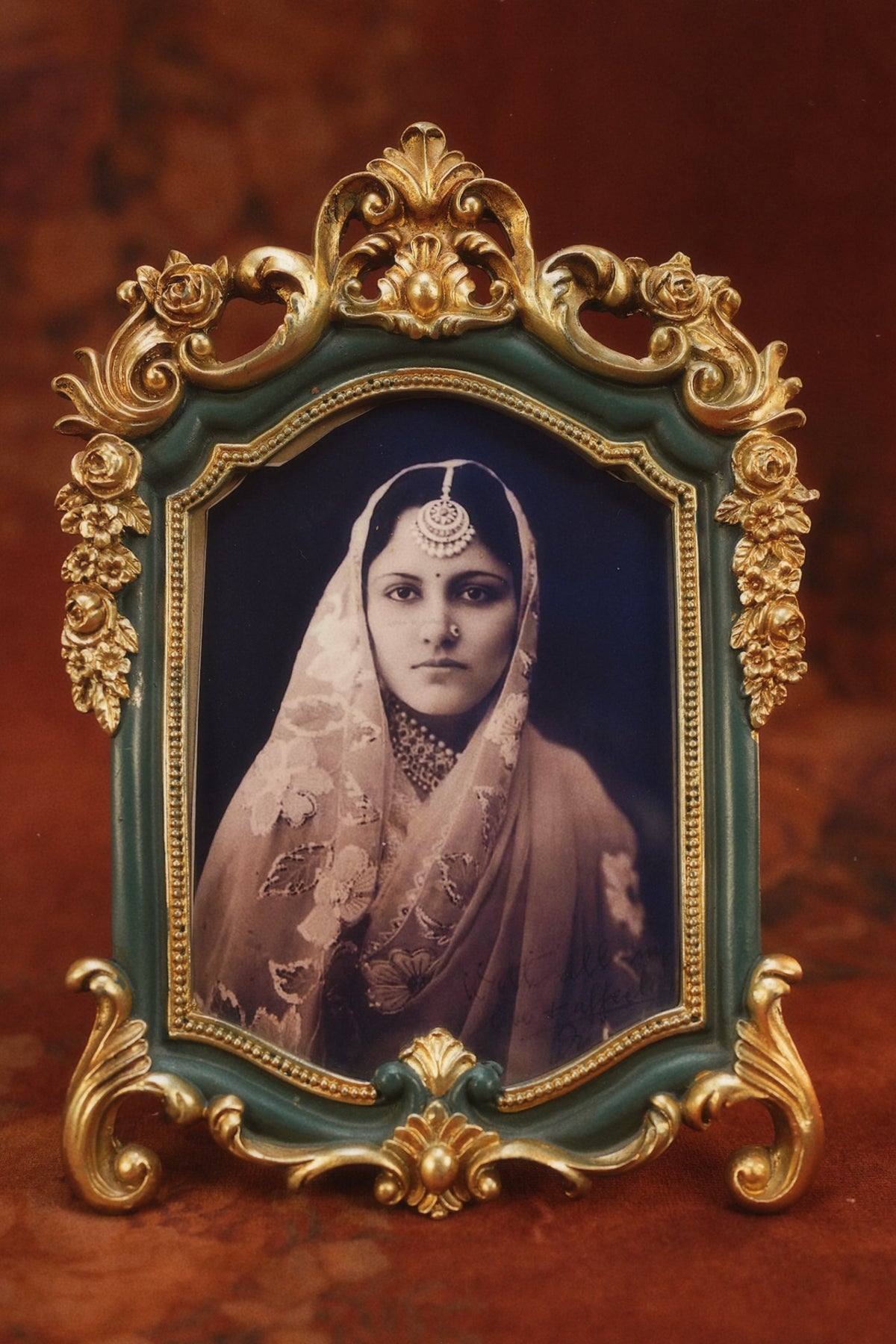 Rani Heritage Frame