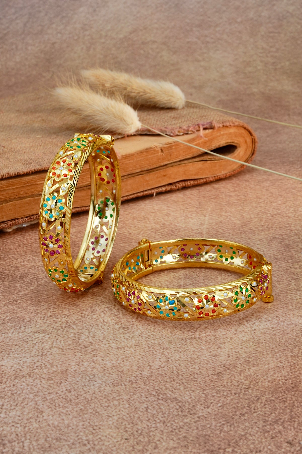 Zehra Jadau Pearl Bangles