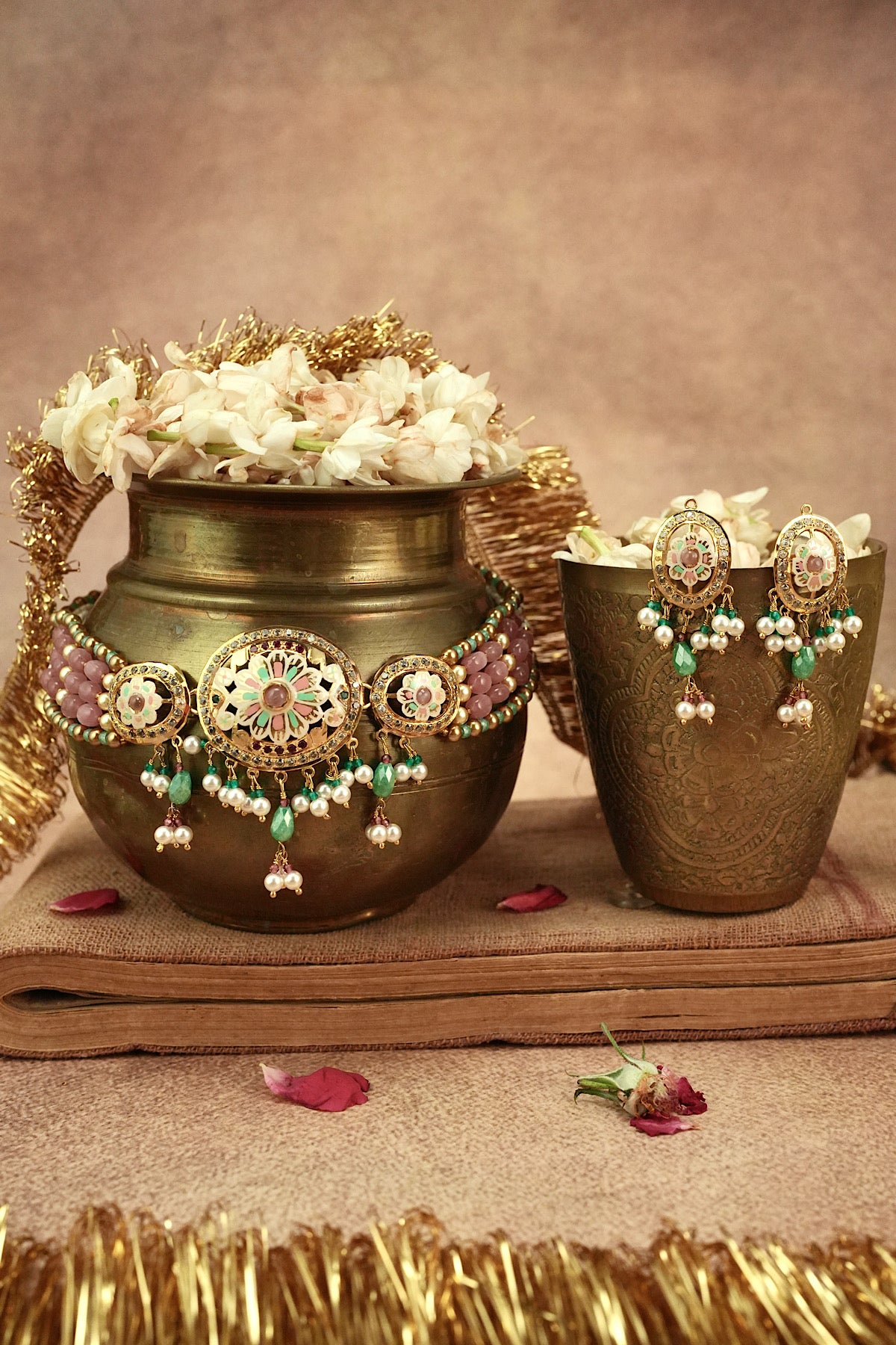 Naseebo Jadau Choker Set