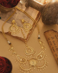 Monga Necklace Set & Tikka