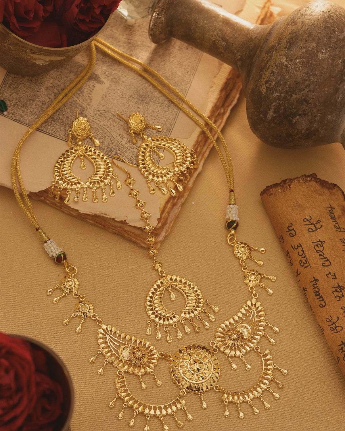 Monga Necklace Set & Tikka