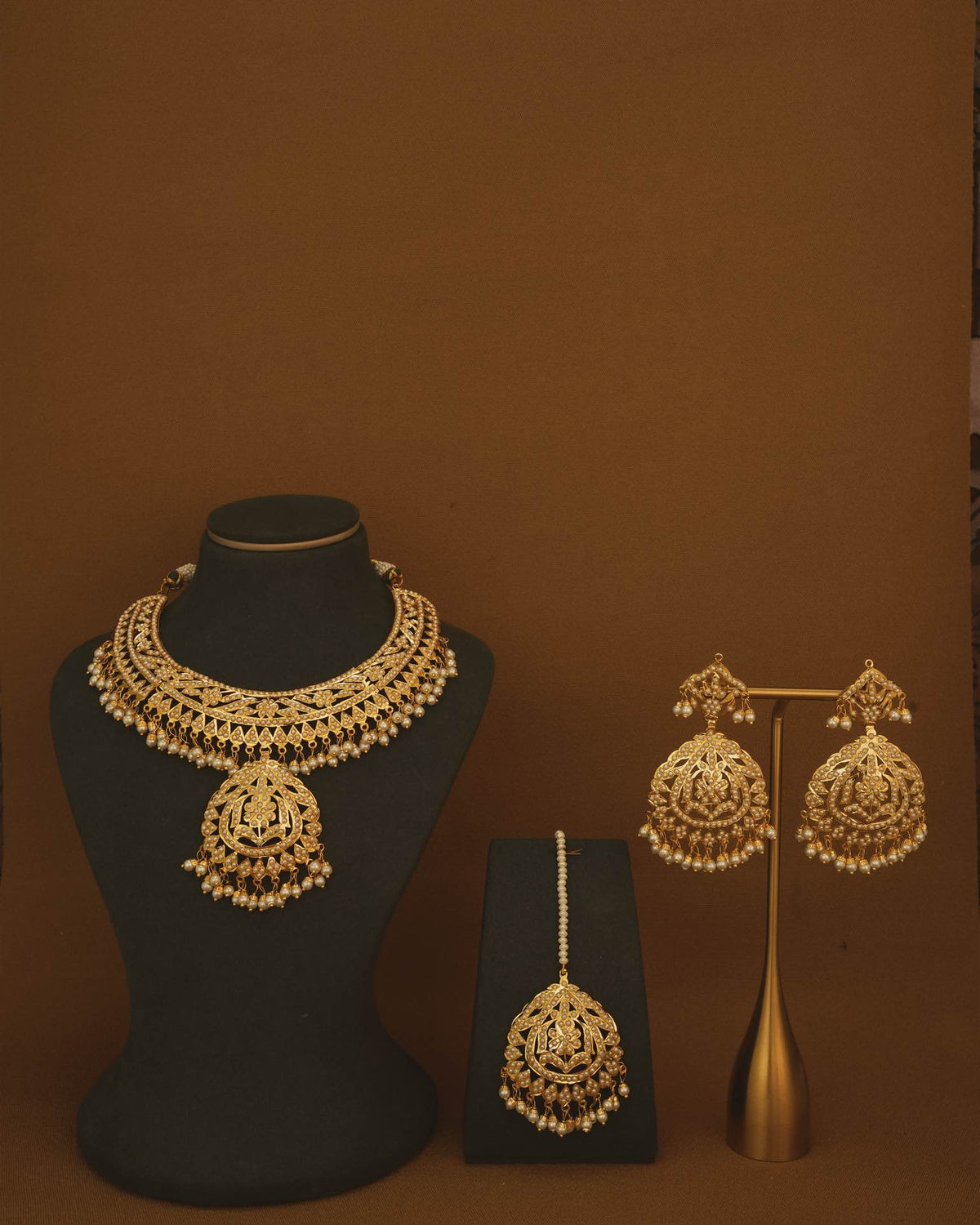 Ranjhna Pearl Set