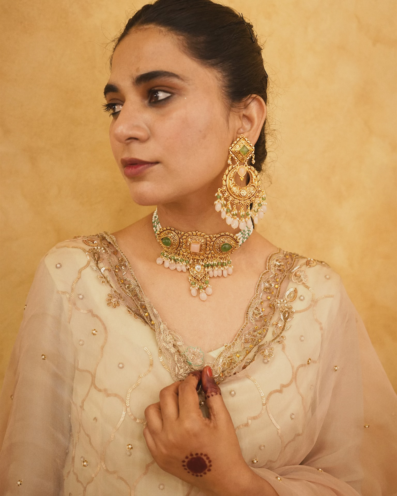 Gulbano Choker Set
