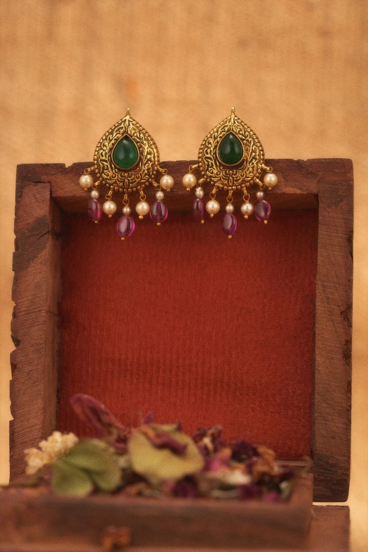 Emmy Studs