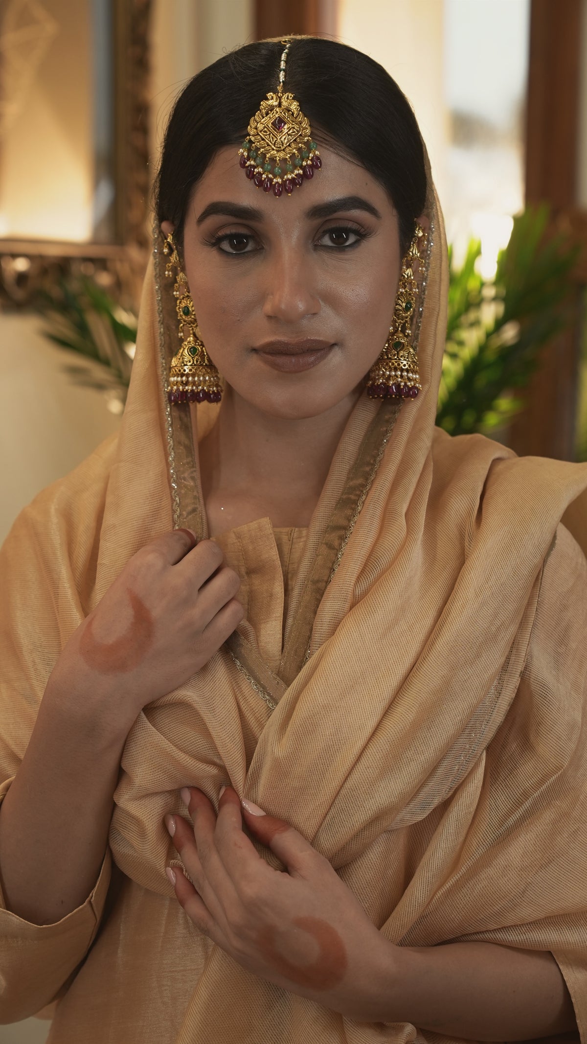 Rida Jhumki Earrings Tika Set