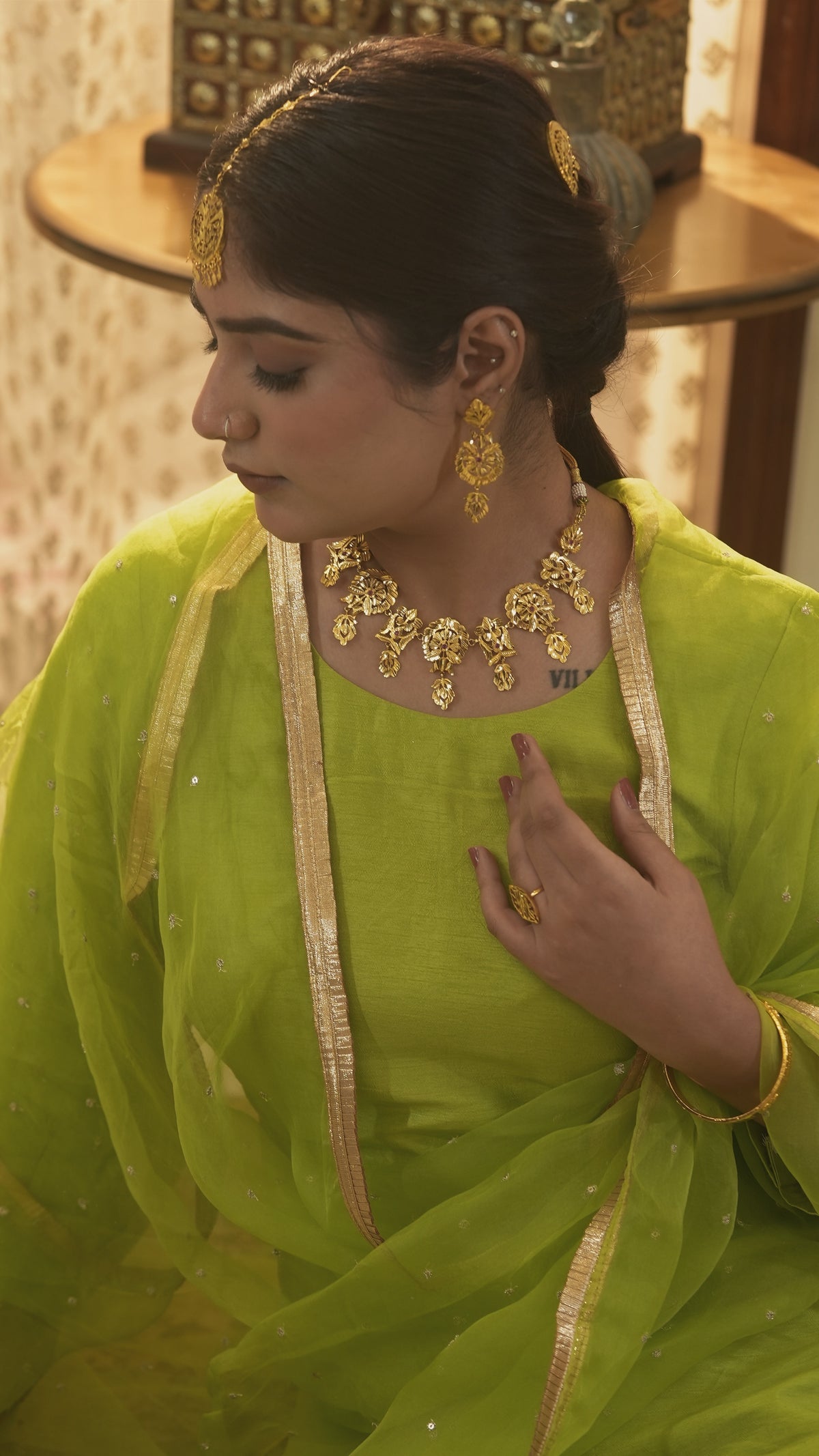 Mehreen Necklace Set