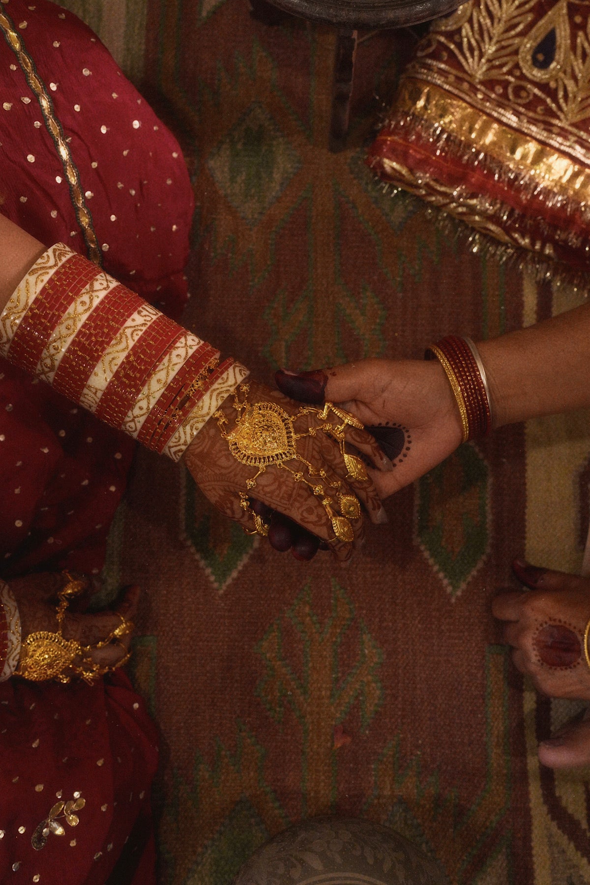 Chamkeela Shell Pearl Chooda