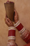 Dotted Kundan Shell Pearl Chooda