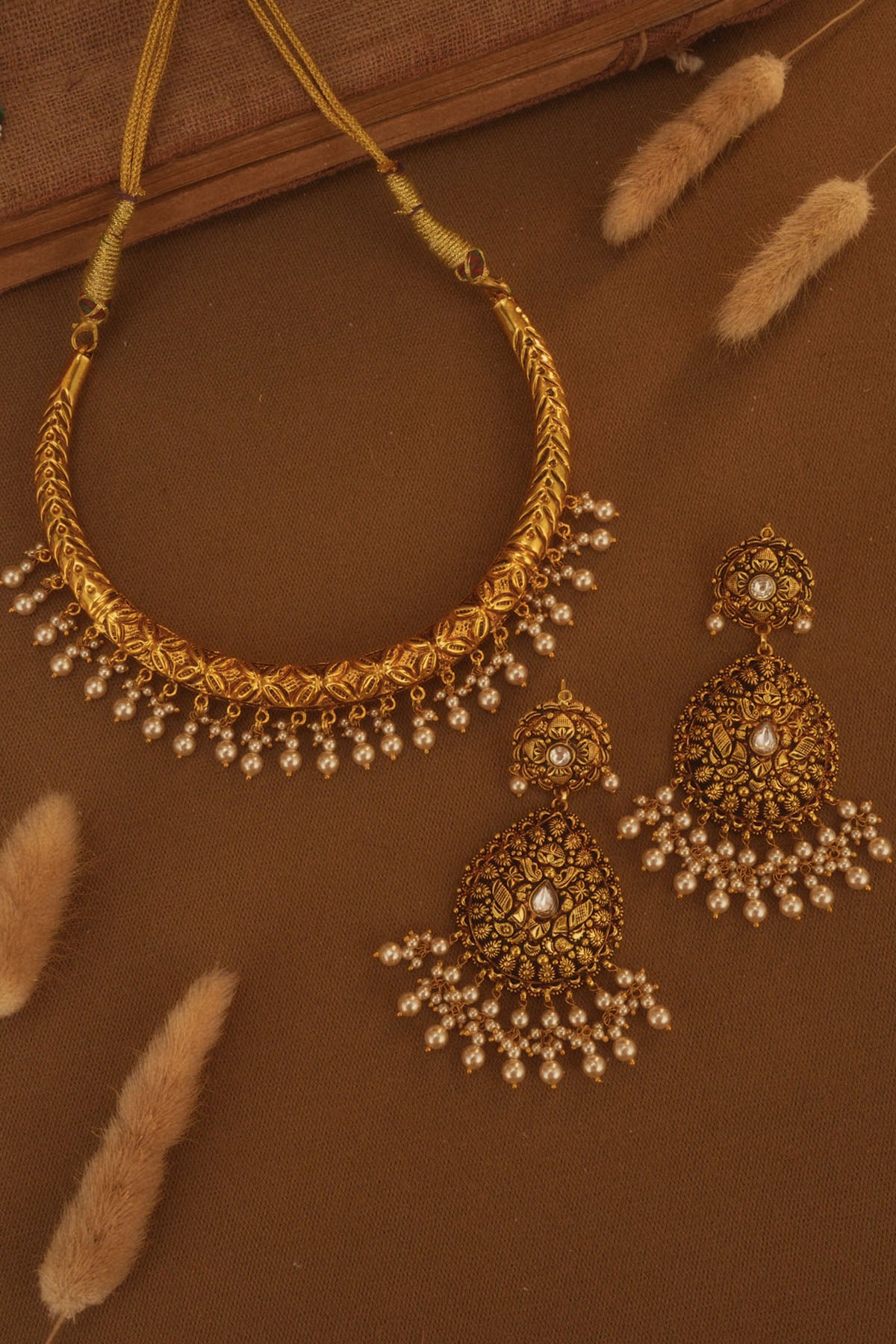 Mona Pearl Hasli set