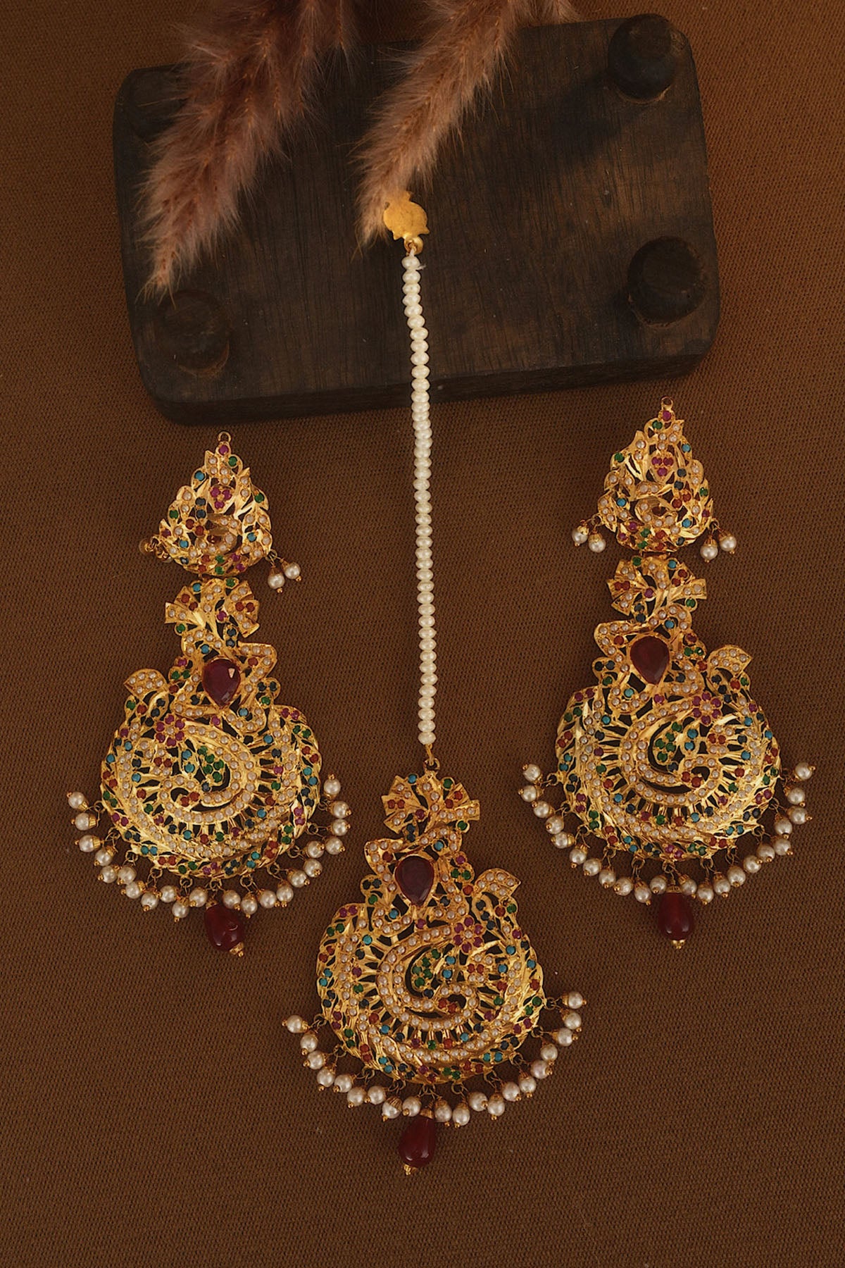 Jadau Tikka Set