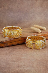 Heer Jadau Pearl Bangles