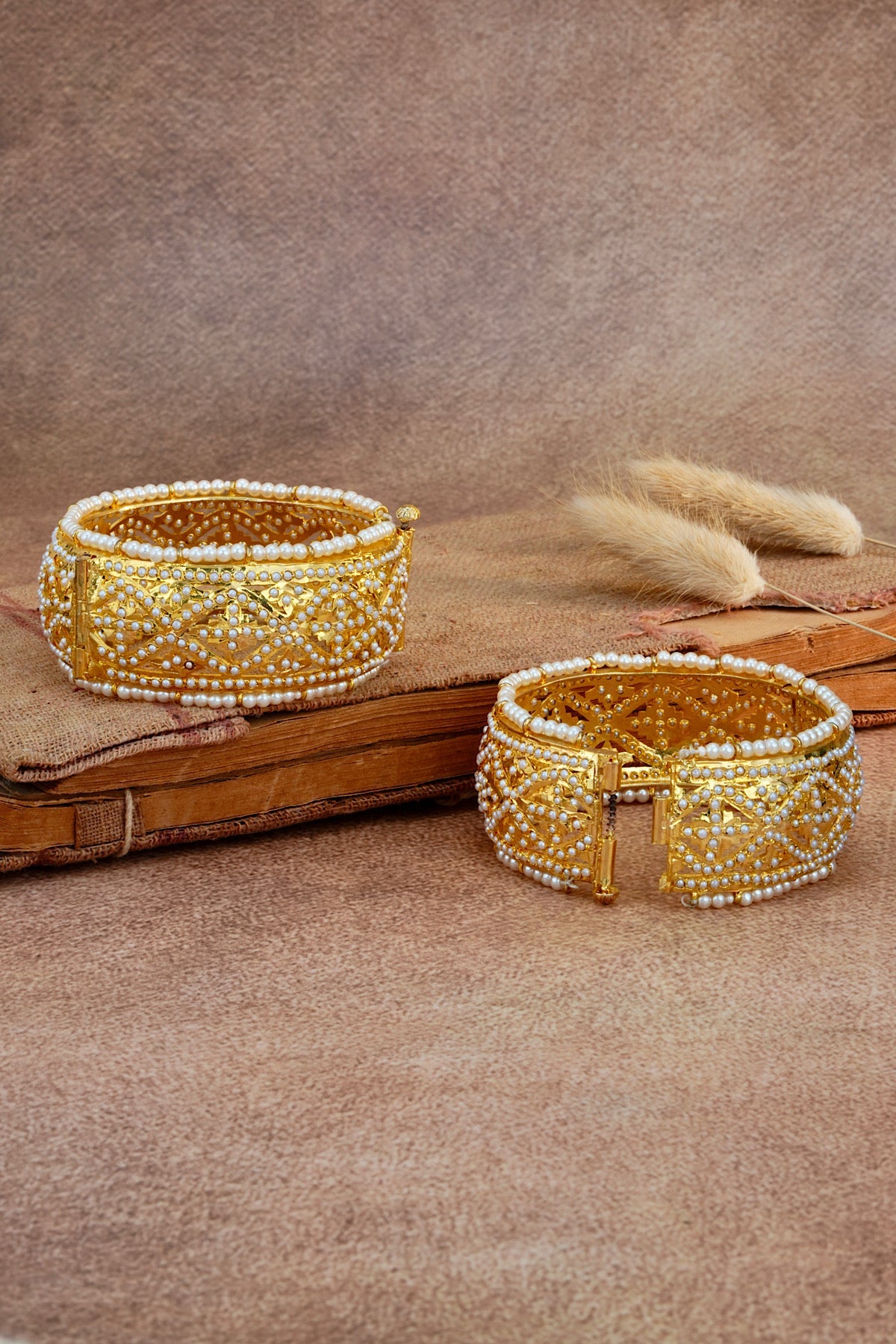 Heer Jadau Pearl Bangles