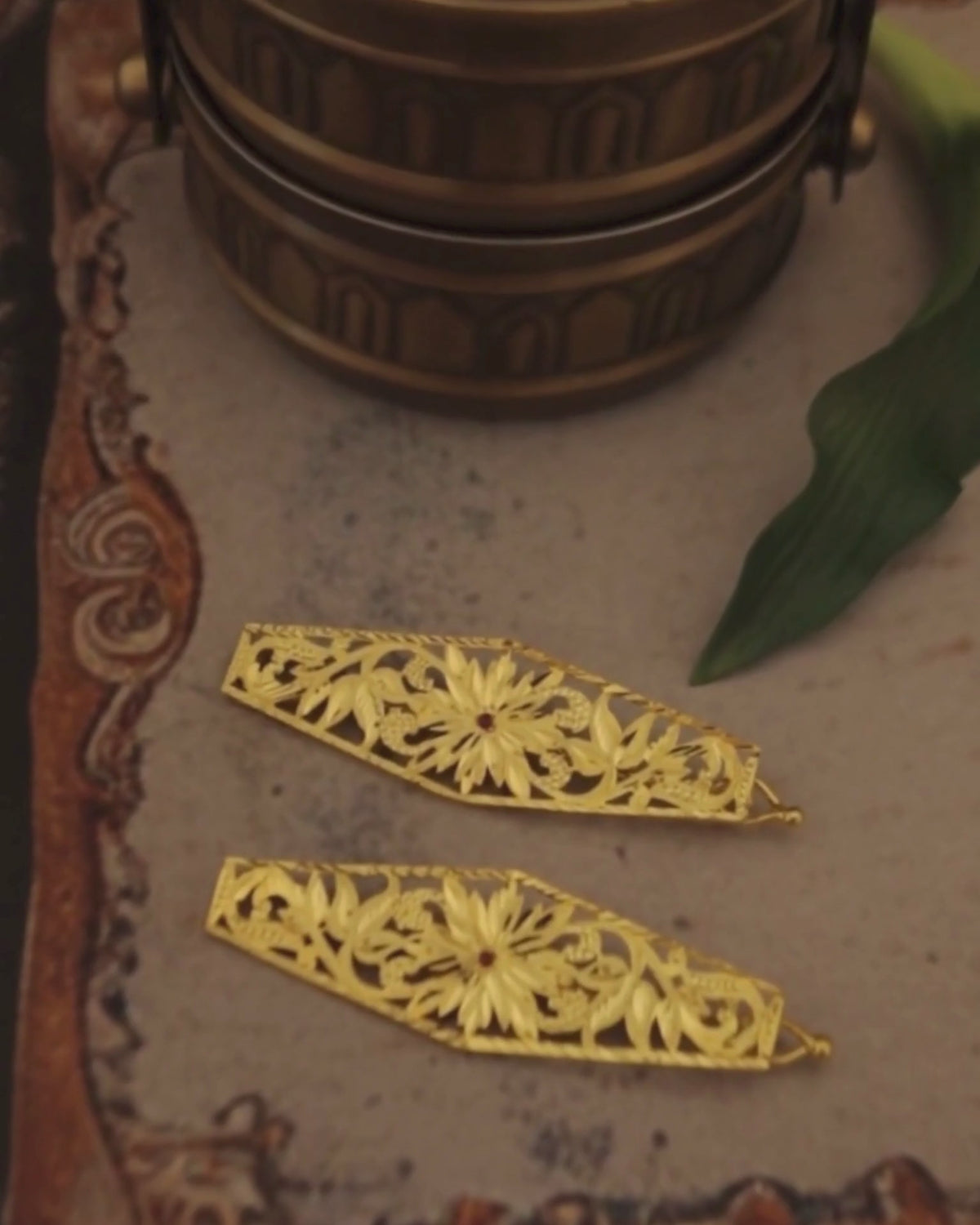 Mahiwal Hair Clips