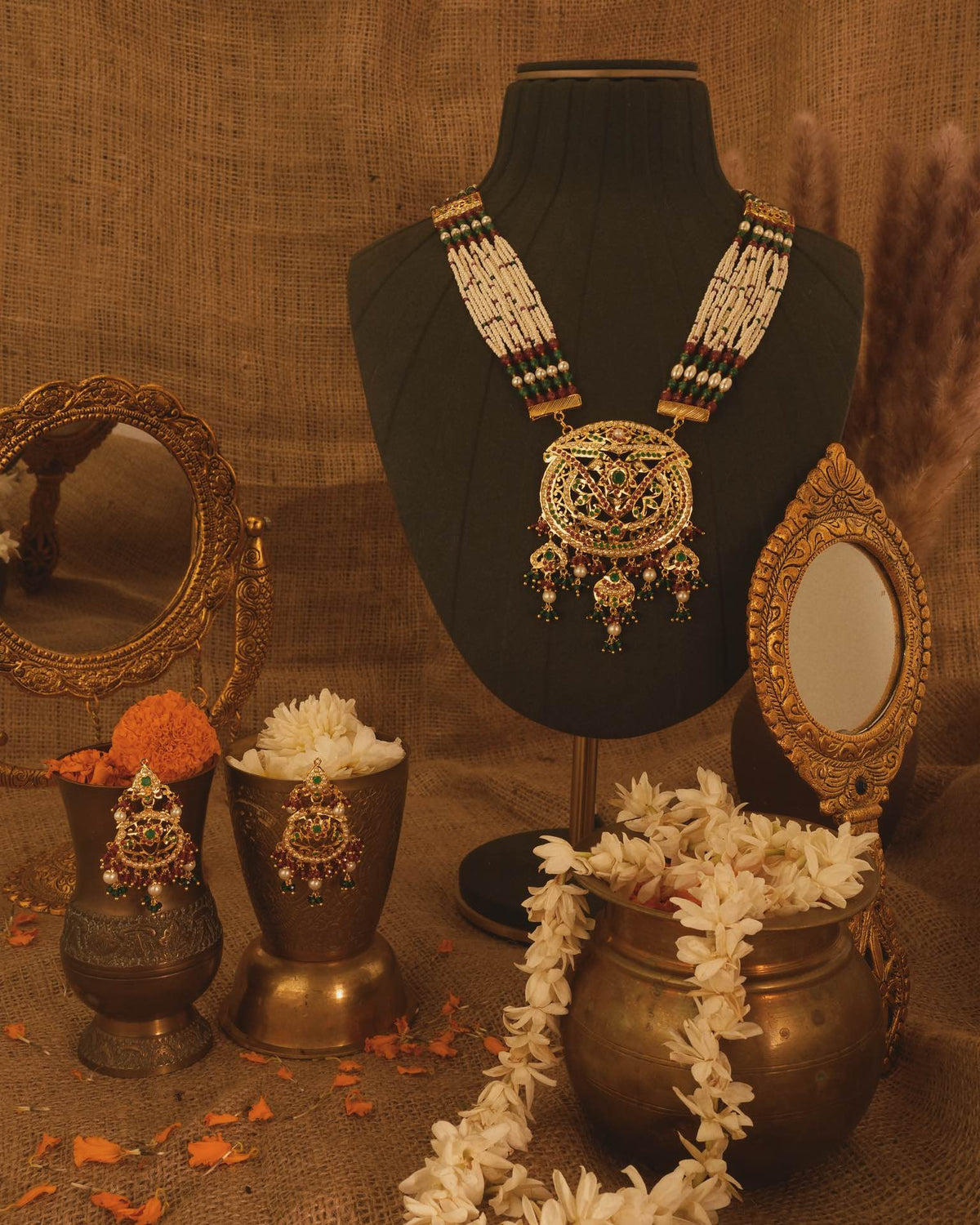 Saira Jadau Set